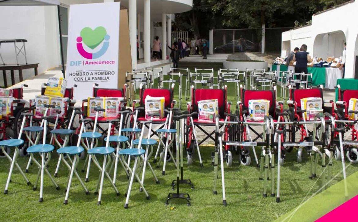 sillas de ruedas y bastones