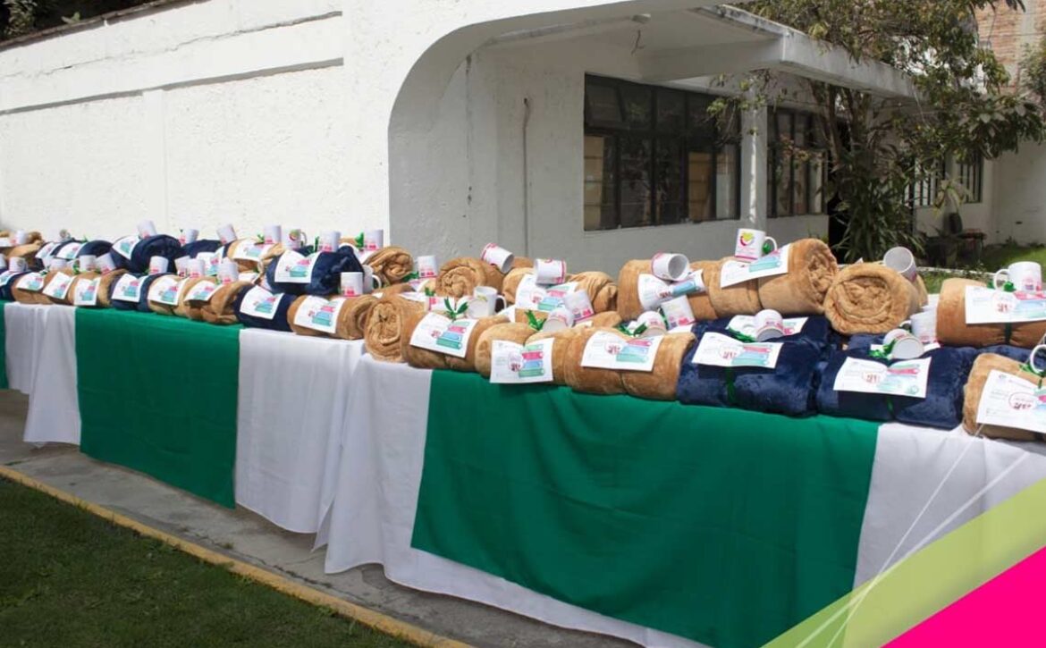 tazas y cobijas